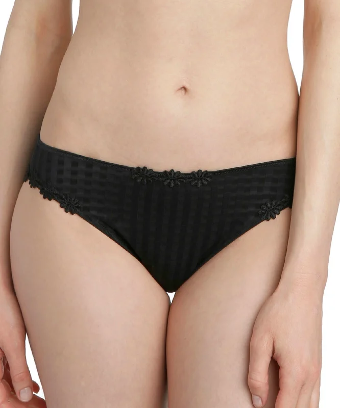 seamless shape - wear women briefs for a seamless appearanceAvero Black Rio Brief